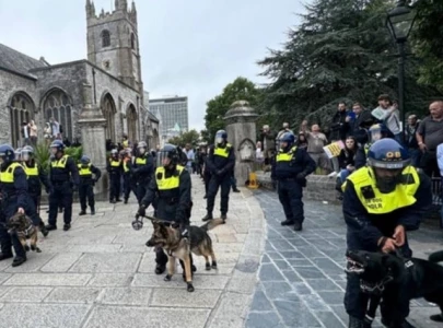 uk s turkish community urged to stay calm amid ongoing far right riots